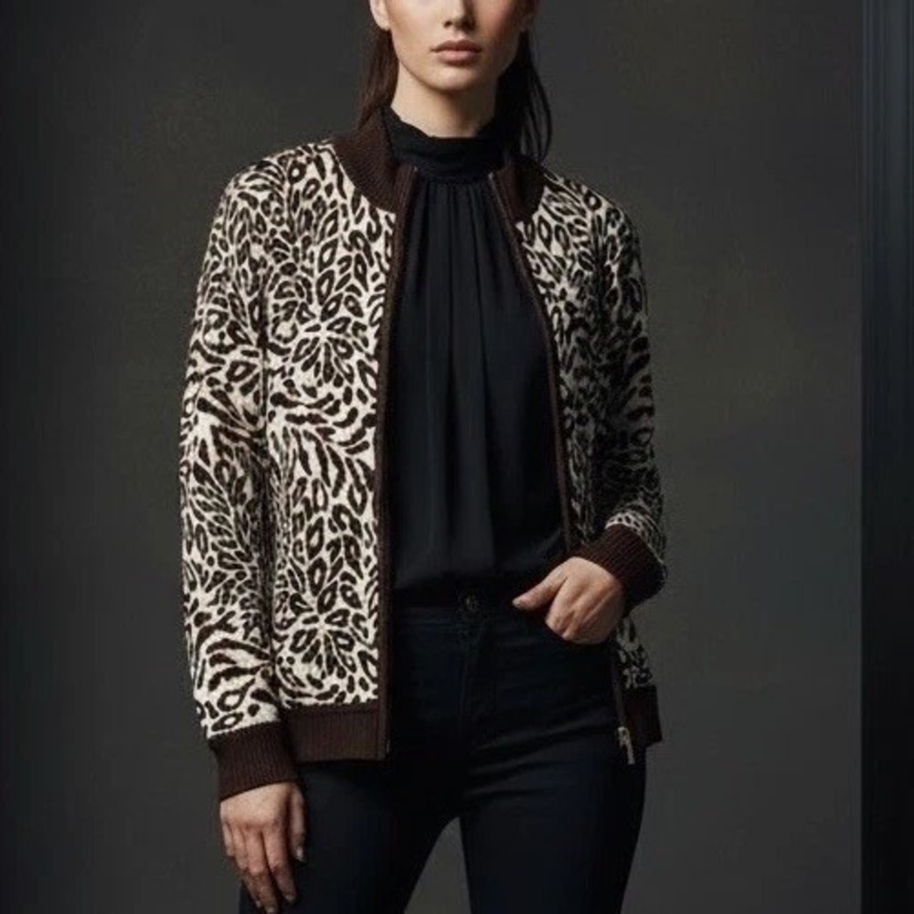 Womens L ST JOHN SPORT Full Zip Up Long Sleeve Sweater Jacket Wool Blend Leopard